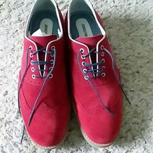 Johnston & Murphy Wing Tip Shoe. Size 9